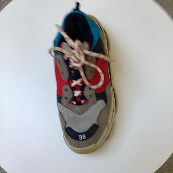 Balenciaga Triple S shoes - Picture 2 of 4